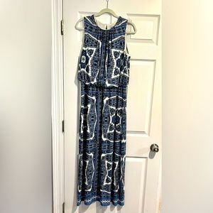 Sleeveless maxi dress